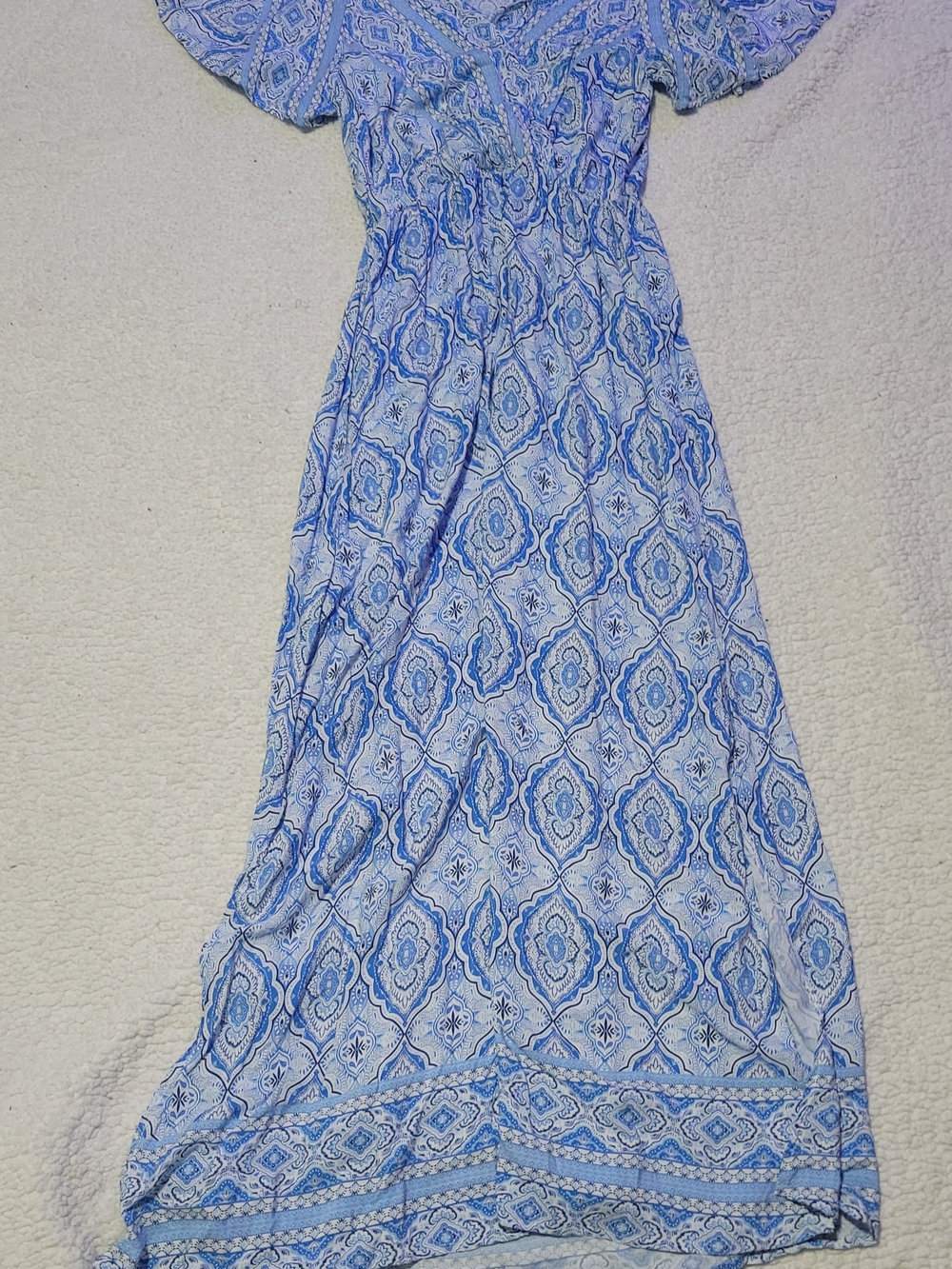 Light Blue Printed Maxi Dress with V-Neck and Elastic Waist
